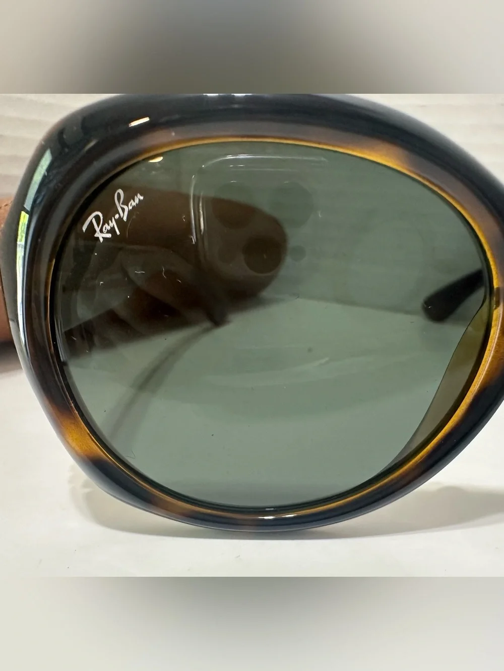 Ray-Ban Women's Tortoiseshell Frame Sunglasses with Green Lenses with case - Picture 2 of 8